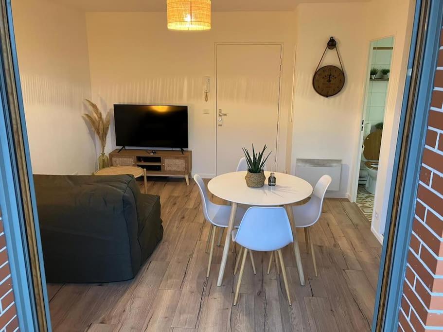 Studio Cosy 12 Min Arc De Triomphe Apartment Rueil-Malmaison Ngoại thất bức ảnh