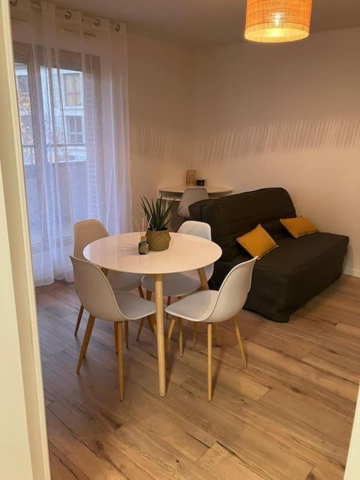 Studio Cosy 12 Min Arc De Triomphe Apartment Rueil-Malmaison Ngoại thất bức ảnh